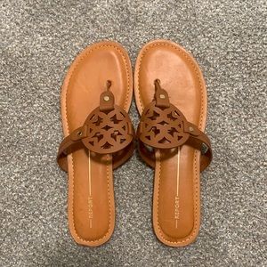 Report Sandals size 9